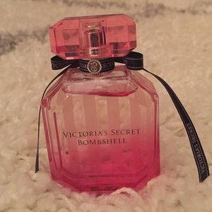 Victoria's Secret Bombshell perfume