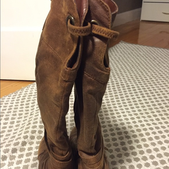 Brown suede boots - Picture 2 of 4