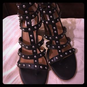 Shoes in very good condition (used)