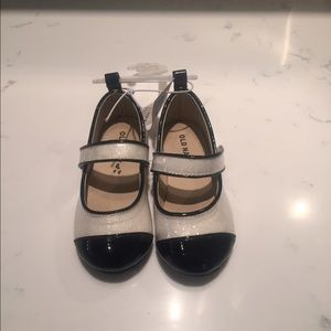 New Sz 5 White/black sparkly Mary Janes