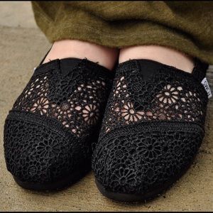 NEW Crocheted TOMS