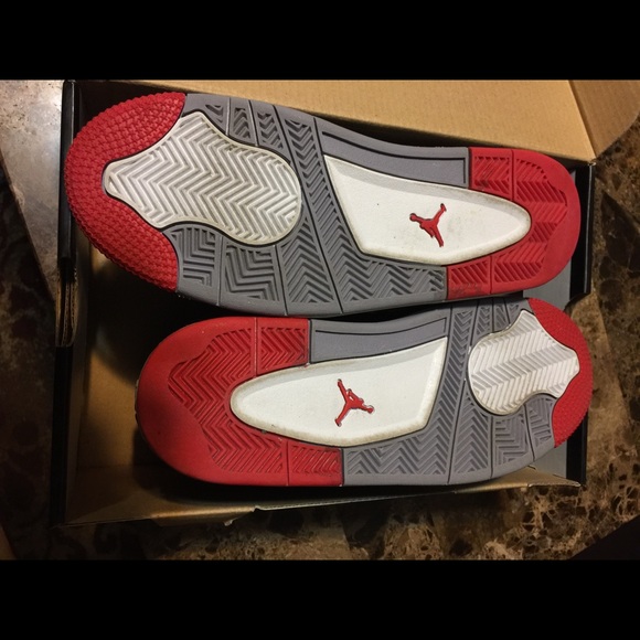Air Jordan retro 4 (7Y) - Picture 4 of 4