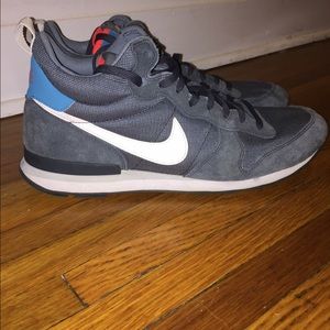 Nike Internationalist Mid