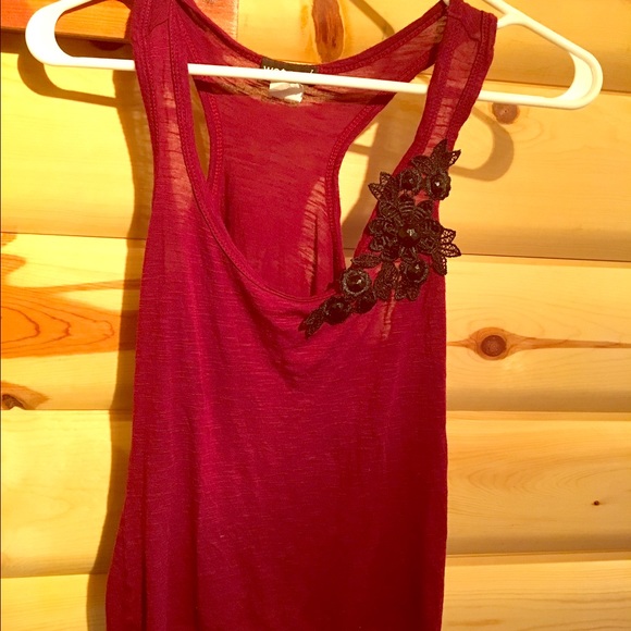 Racer back tee with lace