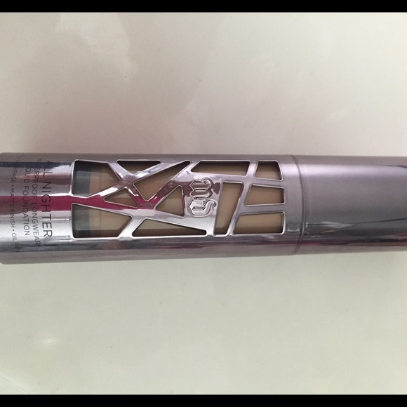 Urban Decay All Nighter 3.0