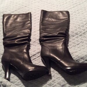 Sofft brand size 8 leather boots