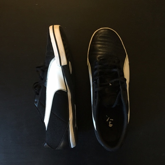 Puma indoor soccer shoes