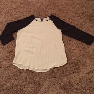 Gap size M navy and beige top