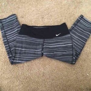 Nike crop leggings