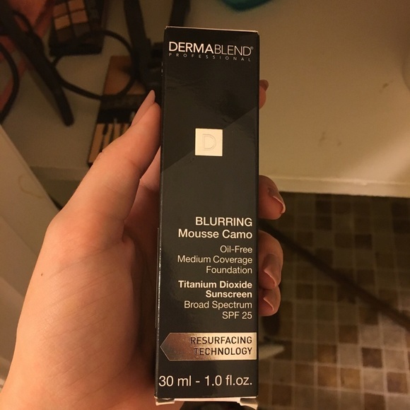 Dermablend Blurring Mousse Camo Foundation