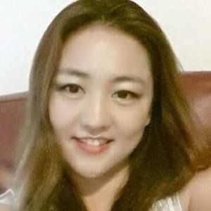 Meet your Posher, Elisa