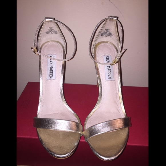 Size 6m gold steve madden ankle strap