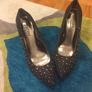 Dark grey suede pumps