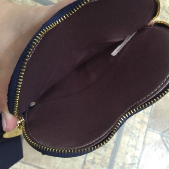 Heart shaped quilted navy & gold wristlet - Picture 3 of 3