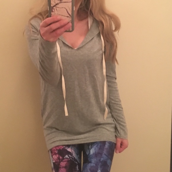 (LAST ONE) Soft V-Neck Hooded Sweater - Picture 3 of 4