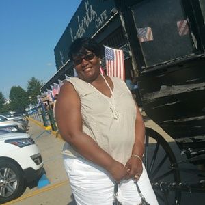 Meet your Posher, Sandra