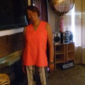 Meet your Posher, Monica