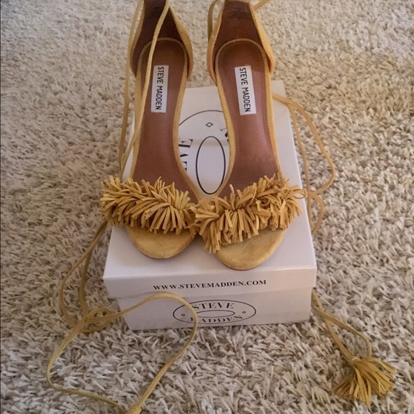 Steve Madden sassy fringe heels