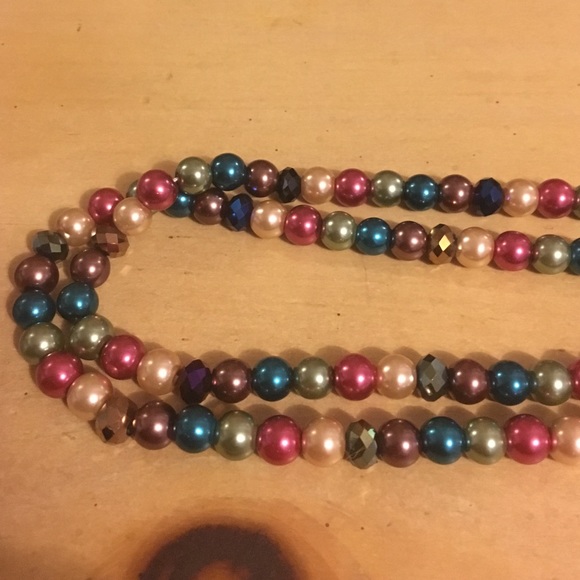 Multi colored pearl necklace