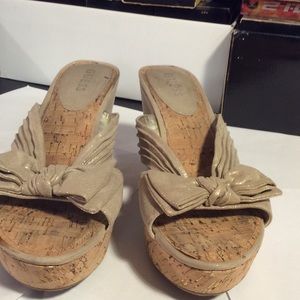 Guess wedges size 10