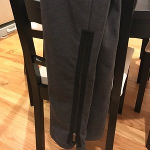 BCBG grey leggings