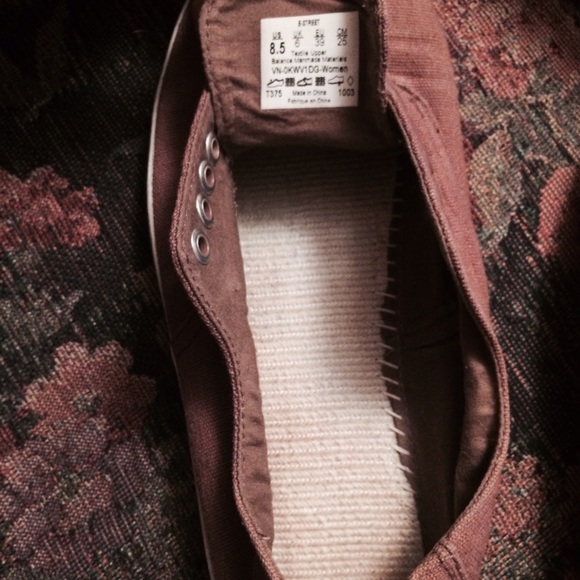 brown vans - Picture 2 of 4