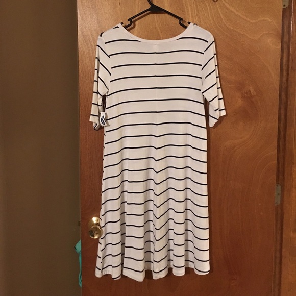 Dress - Picture 2 of 3