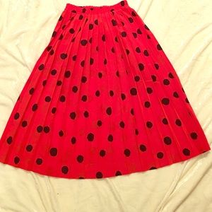 Vintage polka dotted pleated skirt!