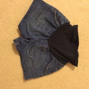 Maternity jean shorts size medium
