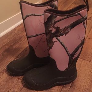 Women's size 6 muck boots