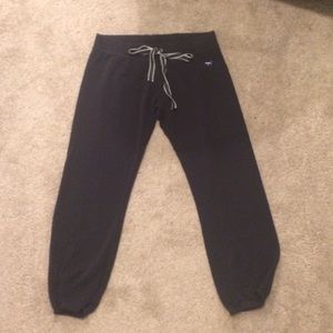 🎉PINK VS CAPRI SWEATS🎉