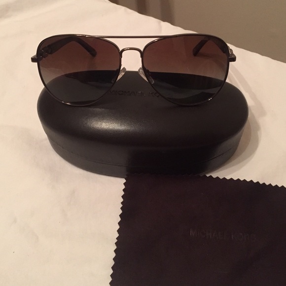 Michael Kors aviator polarized sunglasses NEW