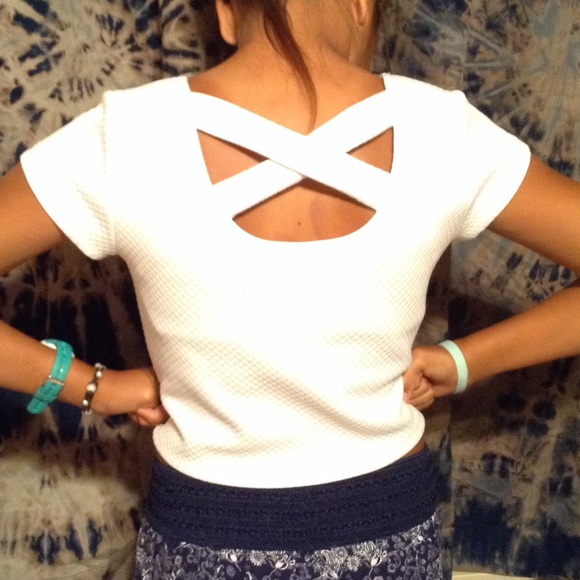 solid white crop top! - Picture 2 of 2