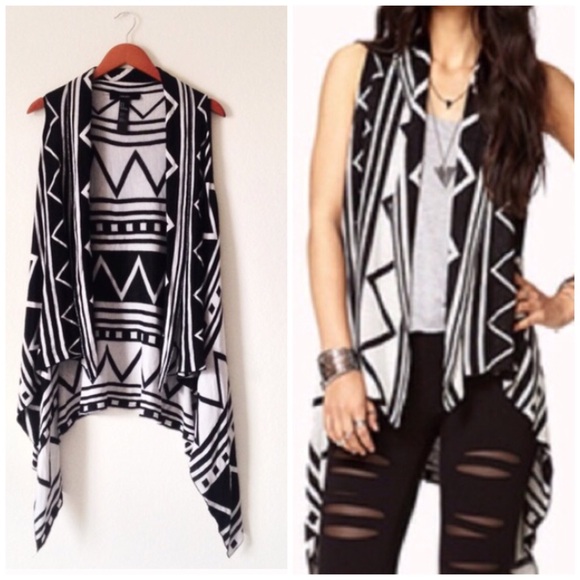❇️SALE❇️was $38 - Pathfinder Tribal Waterfall Vest - Picture 2 of 5