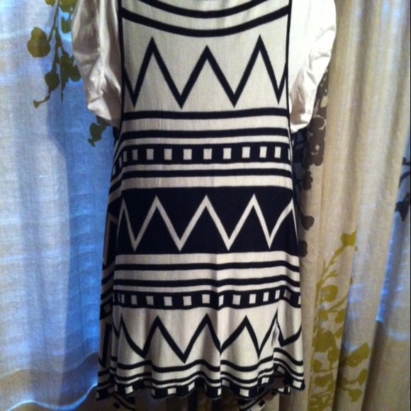 ❇️SALE❇️was $38 - Pathfinder Tribal Waterfall Vest - Picture 4 of 5