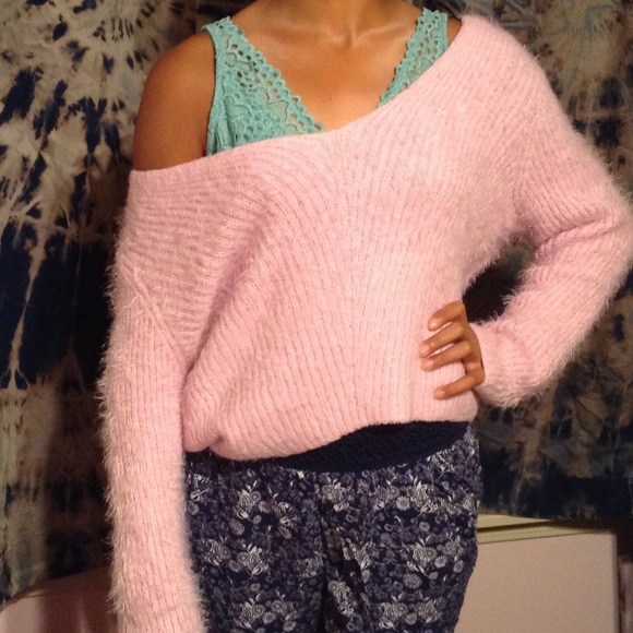 H&M pink slouch fuzzy sweater crop length