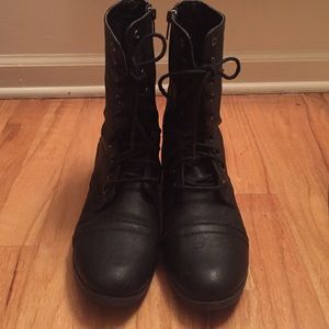 Lace and zipper up women boots