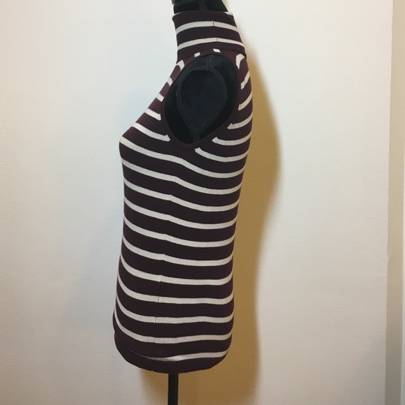 Stripe sleeveless knit turtleneck - Picture 2 of 4
