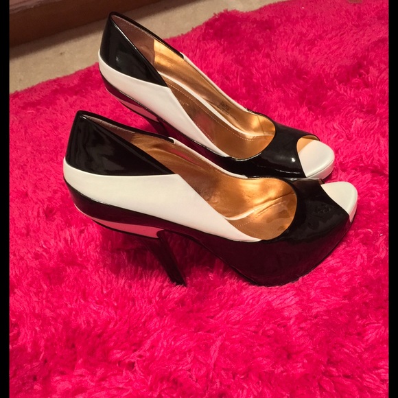 BCBG Heels - Picture 2 of 4