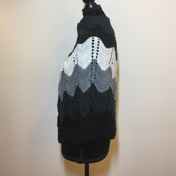 Vintage button up poncho - Picture 2 of 4