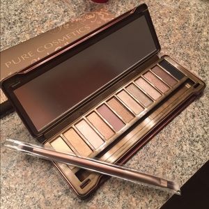 Pure Cosmetic palette