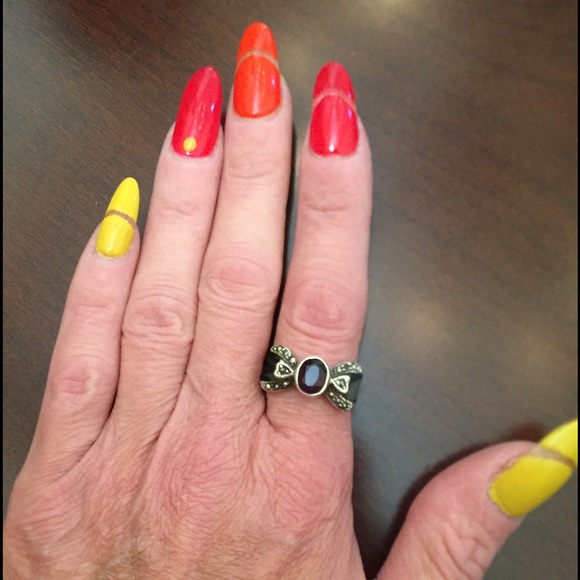 💍Beautiful Silver & Amethyst Ring💍 - Picture 2 of 4