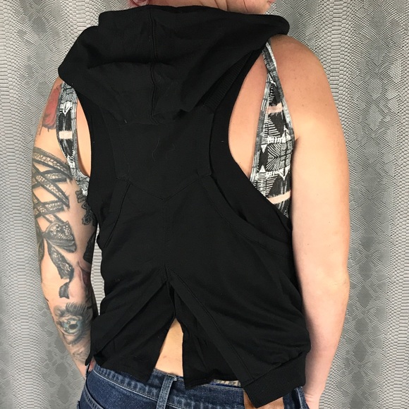 NWT hooded zip up vest black - Picture 8 of 8