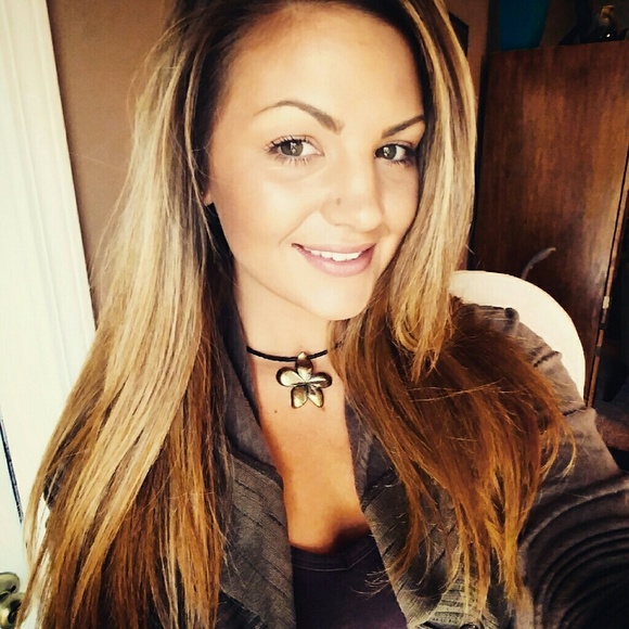 Meet your Posher, Courtney