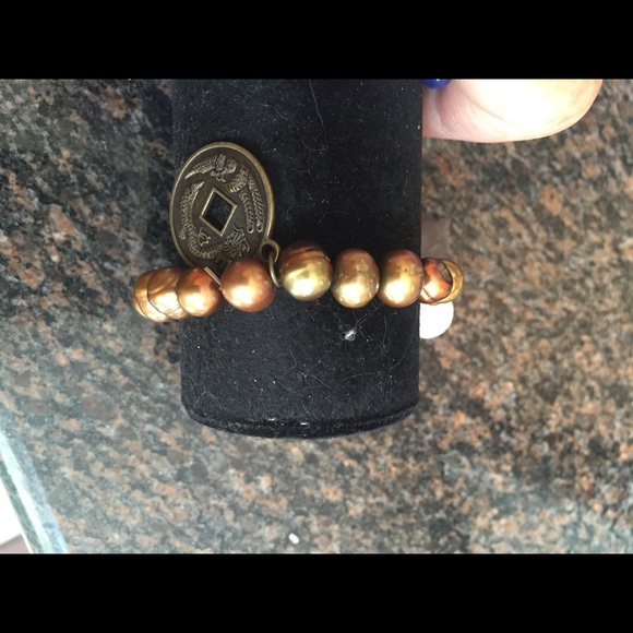 NWT. JUST REDUCED!!  Gold ball bracelet - Picture 2 of 3