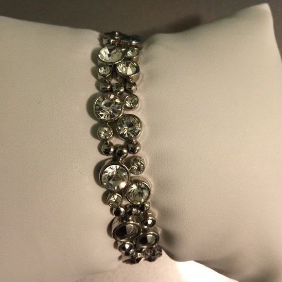 Unique bracelet with middle Rhinestone - Picture 2 of 4