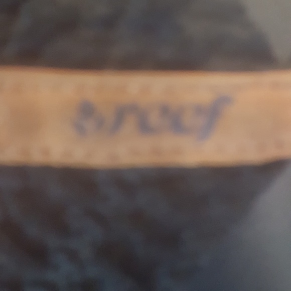 Meet your Posher, Debra - Picture 2 of 2