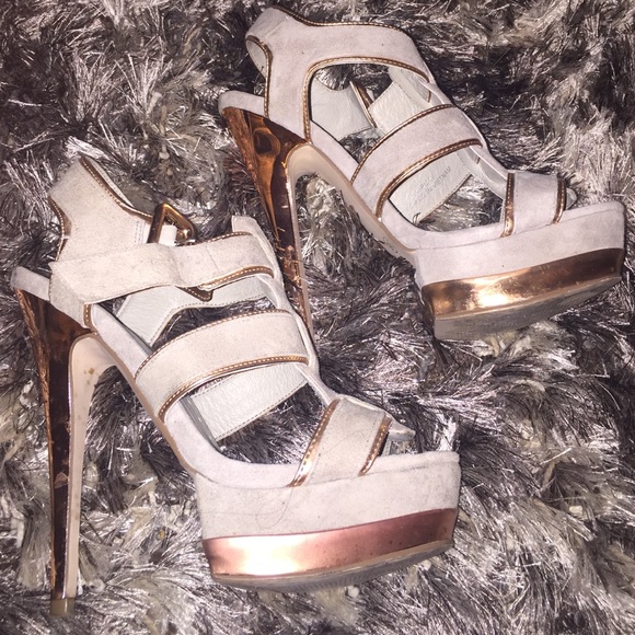 Unique TopShop gray with brass lining heels