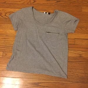 Saks Cropped Grey T-Shirt w/ zipper pocket