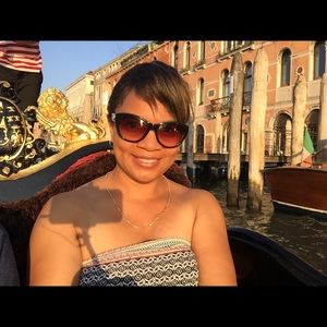 Meet your Posher, Lori